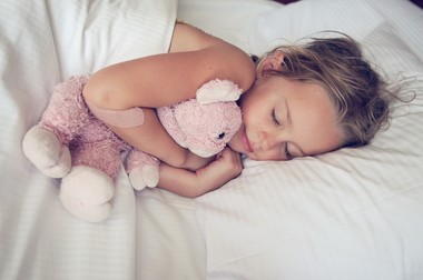 Почему ребенок плохо спит днем или ночью
